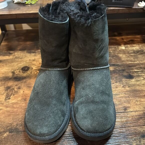 Ugg Bailey Bow Black Suede Boots size 6 - Picture 6 of 10